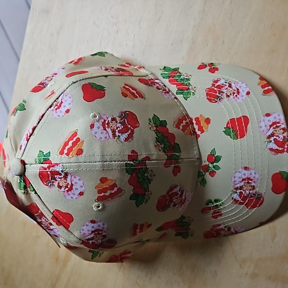 STRAWBERRY SHORTCAKE BASEBALL CAP - Picture 9 of 11